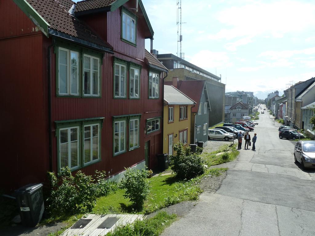 Red Old House *